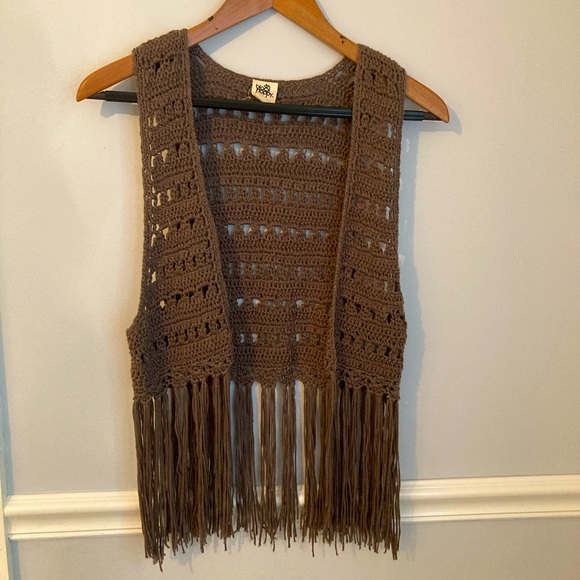Black Poppy/Pac Sun Gray Crochet Vest with Fringe - Picture 1 of 5